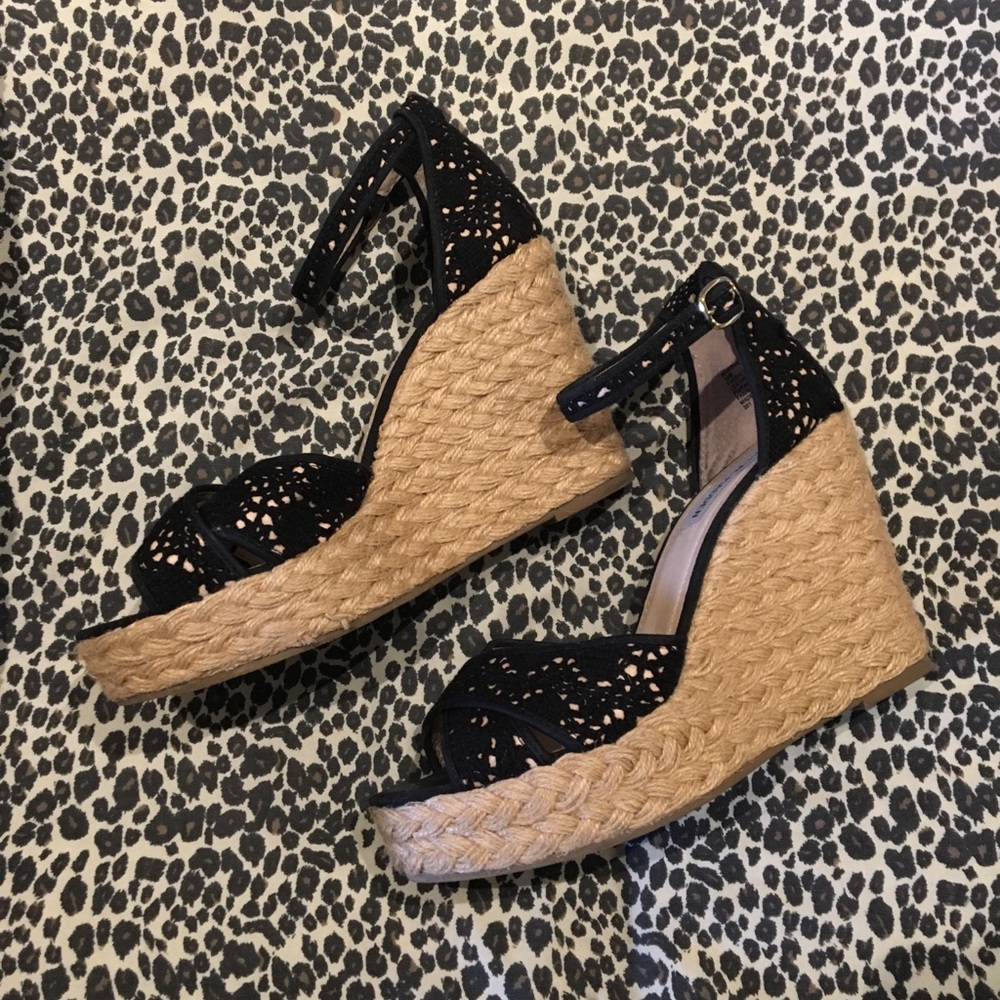 Steve Madden Black wedges